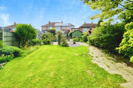 4 bedroom Semi-detached house for sale in Woodgate Drive, Birstall, LE4