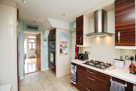 4 bedroom Semi-detached house for sale in Woodgate Drive, Birstall, LE4