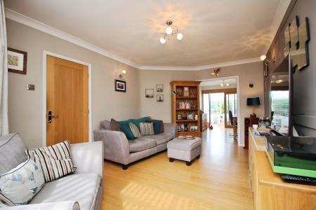 4 bedroom Semi-detached house for sale in Woodgate Drive, Birstall, LE4