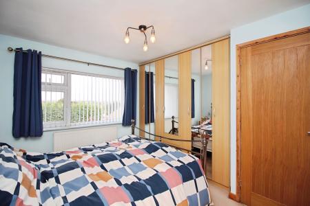 4 bedroom Semi-detached house for sale in Woodgate Drive, Birstall, LE4