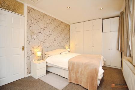 2 bedroom End of terrace house for sale in Cranmer Drive, Syston, LE7