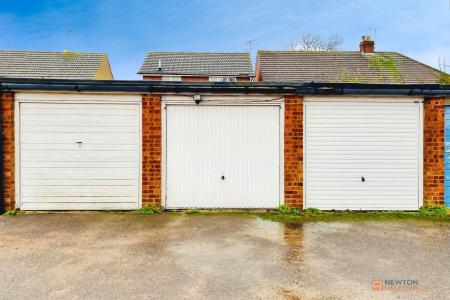 2 bedroom End of terrace house for sale in Cranmer Drive, Syston, LE7