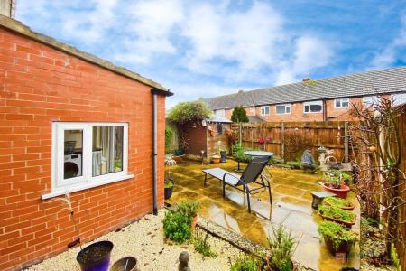 2 bedroom End of terrace house for sale in Cranmer Drive, Syston, LE7