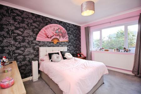 3 bedroom Semi-detached bungalow for sale in Coplow Crescent, Syston, LE7