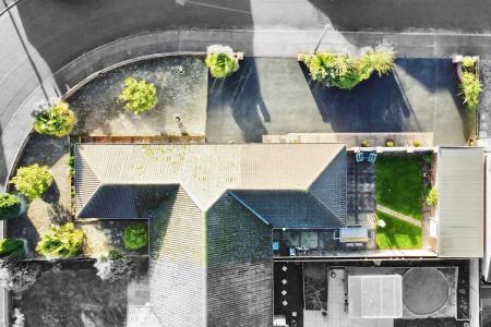 3 bedroom Semi-detached bungalow for sale in Coplow Crescent, Syston, LE7