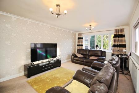 3 bedroom Semi-detached bungalow for sale in Coplow Crescent, Syston, LE7