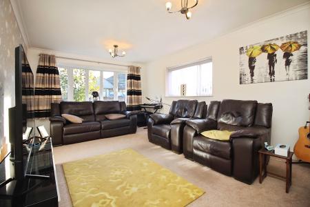 3 bedroom Semi-detached bungalow for sale in Coplow Crescent, Syston, LE7