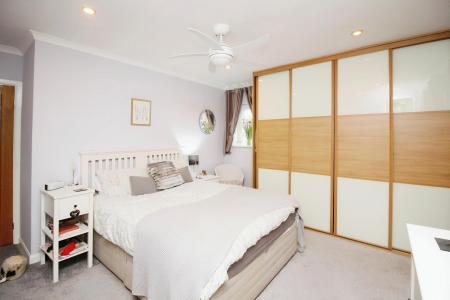 4 bedroom Detached bungalow for sale in Melton Road, Rearsby, LE7