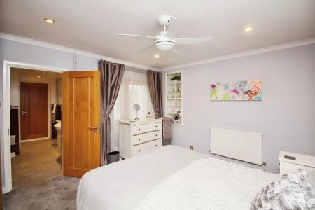 4 bedroom Detached bungalow for sale in Melton Road, Rearsby, LE7