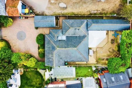 4 bedroom Detached bungalow for sale in Melton Road, Rearsby, LE7