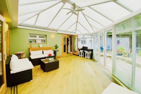 4 bedroom Detached bungalow for sale in Melton Road, Rearsby, LE7