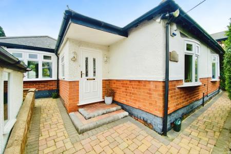 4 bedroom Detached bungalow for sale in Melton Road, Rearsby, LE7