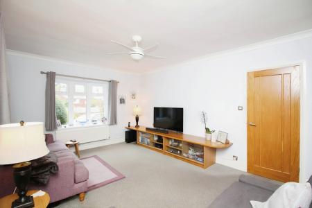 4 bedroom Detached bungalow for sale in Melton Road, Rearsby, LE7