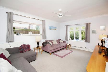 4 bedroom Detached bungalow for sale in Melton Road, Rearsby, LE7