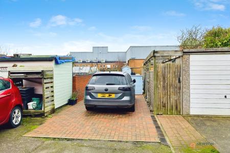 2 bedroom Terraced House for sale in Melton Road, Leicester, LE4
