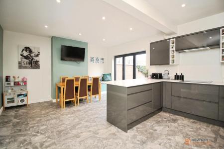 3 bedroom Semi-detached house for sale in Orchard Road, Birstall, LE4