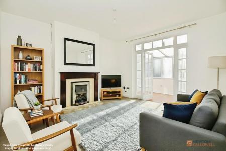 2 bedroom Semi-detached bungalow for sale in Northdown Drive, Thurmaston, LE4