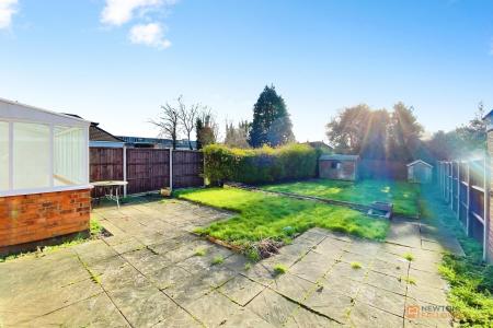 2 bedroom Semi-detached bungalow for sale in Northdown Drive, Thurmaston, LE4