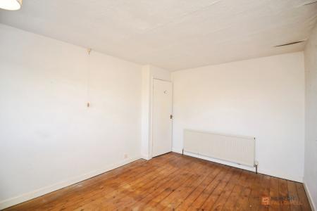 3 bedroom Semi-detached house for sale in Coplow Crescent, Syston, LE7