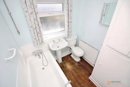 3 bedroom Semi-detached house for sale in Coplow Crescent, Syston, LE7