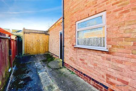 3 bedroom Semi-detached house for sale in Coplow Crescent, Syston, LE7