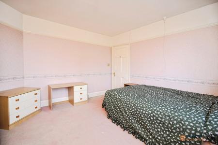 4 bedroom Semi-detached house for sale in Broad Street, Syston, LE7