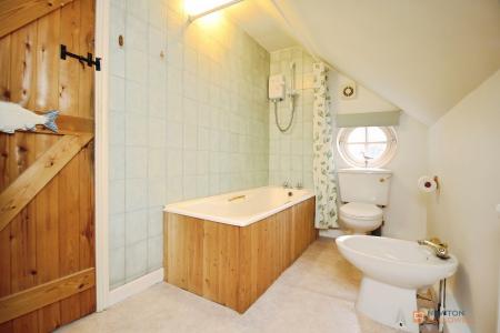 3 bedroom Cottage for sale in Main Street, Queniborough, LE7