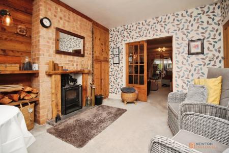 3 bedroom Semi-detached house for sale in Birchtree Avenue, Birstall, LE4