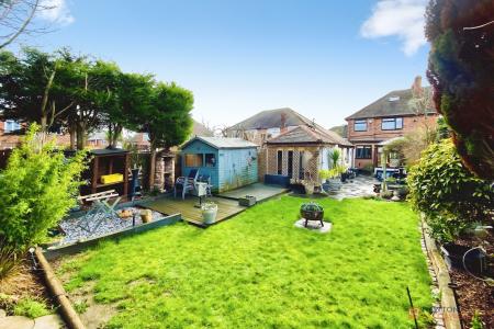 3 bedroom Semi-detached house for sale in Birchtree Avenue, Birstall, LE4