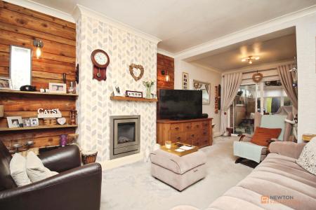 3 bedroom Semi-detached house for sale in Birchtree Avenue, Birstall, LE4