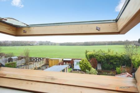 3 bedroom Semi-detached house for sale in Birchtree Avenue, Birstall, LE4