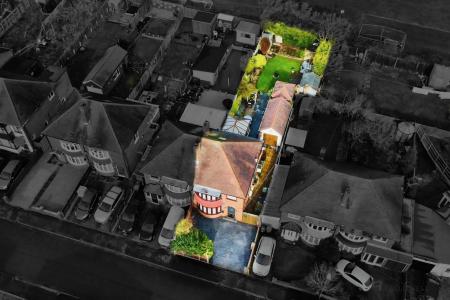 3 bedroom Semi-detached house for sale in Birchtree Avenue, Birstall, LE4