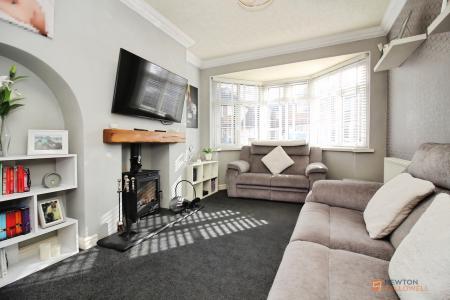 3 bedroom Semi-detached house for sale in Hillcroft Close, Thurmaston, LE4