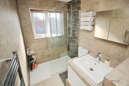 3 bedroom Semi-detached house for sale in Hillcroft Close, Thurmaston, LE4