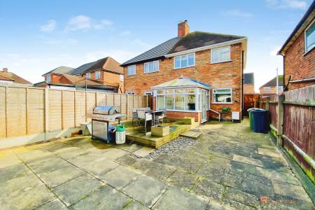 3 bedroom Semi-detached house for sale in Hillcroft Close, Thurmaston, LE4