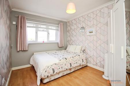 3 bedroom Semi-detached house for sale in Hillcroft Close, Thurmaston, LE4