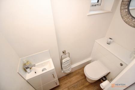 4 bedroom Detached house for sale in Parkstone Road, Syston, LE7