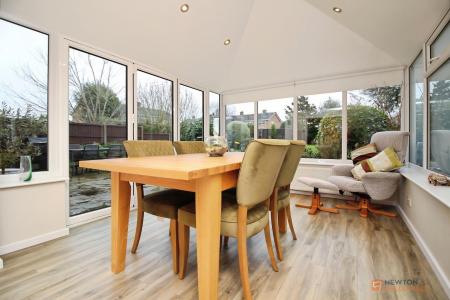 4 bedroom Detached house for sale in Parkstone Road, Syston, LE7