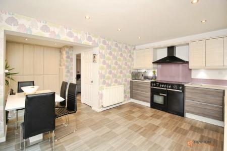 4 bedroom Detached house for sale in Parkstone Road, Syston, LE7