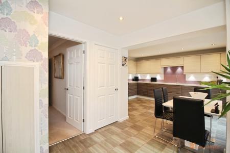 4 bedroom Detached house for sale in Parkstone Road, Syston, LE7