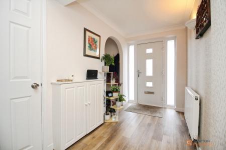 4 bedroom Detached house for sale in Parkstone Road, Syston, LE7