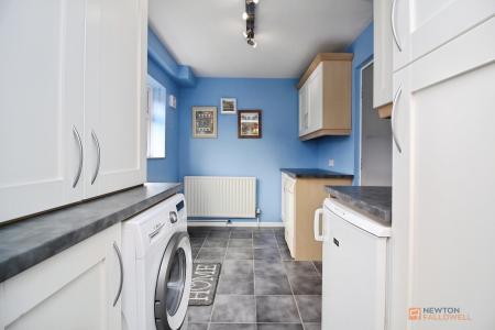 3 bedroom Semi-detached house for sale in Blount Road, Thurmaston, LE4