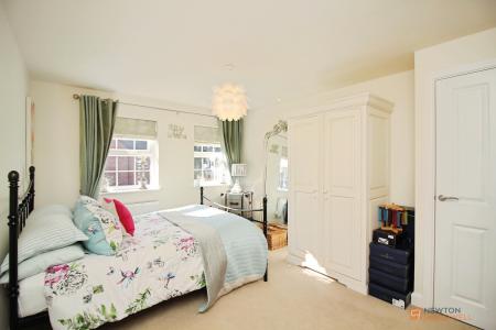 5 bedroom Detached house for sale in Maclaren Todd Close, Queniborough, LE7