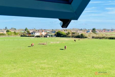 5 bedroom Detached house for sale in Maclaren Todd Close, Queniborough, LE7