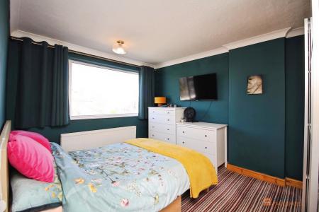 3 bedroom Semi-detached house for sale in Squires Ride, East Goscote, LE7