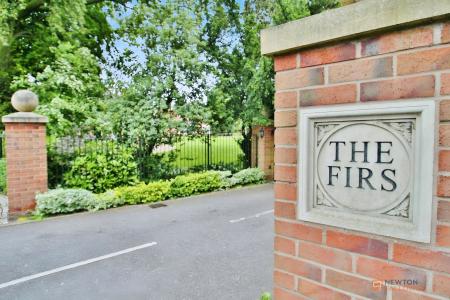 3 bedroom End of terrace house for sale in The Firs, Syston, LE7
