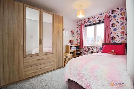 3 bedroom End of terrace house for sale in The Firs, Syston, LE7