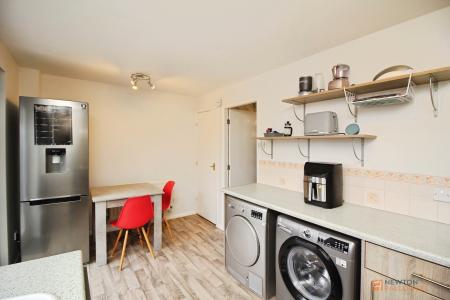 3 bedroom End of terrace house for sale in The Firs, Syston, LE7