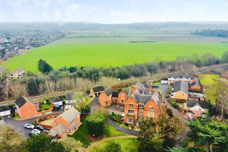 3 bedroom End of terrace house for sale in The Firs, Syston, LE7