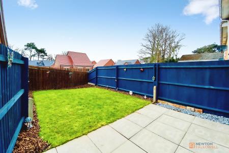 3 bedroom End of terrace house for sale in The Firs, Syston, LE7